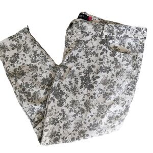 TORRID DENIM We Swear By The Fit Floral Print Stiletto Ankle Zip Gray/White 16